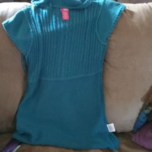 Short sleeve sweater top